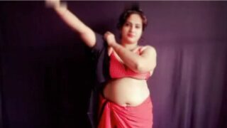 सेक्सी हिंदी पोर्न वीडियो भाभी के बूब्स दबाकर चुदाई