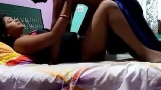 दोस्त की सुन्दर बीबी से पुसी फ़क किया