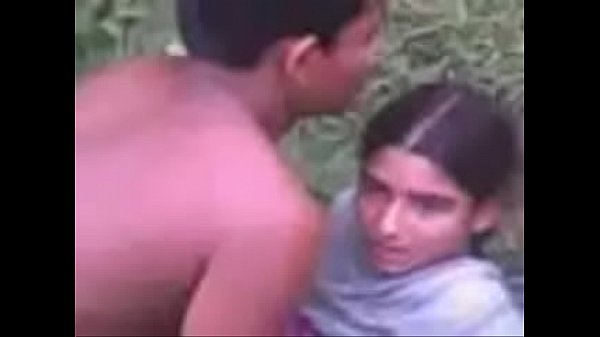 पटना के विलेज मई बिहारी चोरी की खेत मे चुदाई